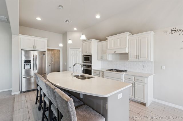 22263 E 115th Place S, Broken Arrow, OK 74014