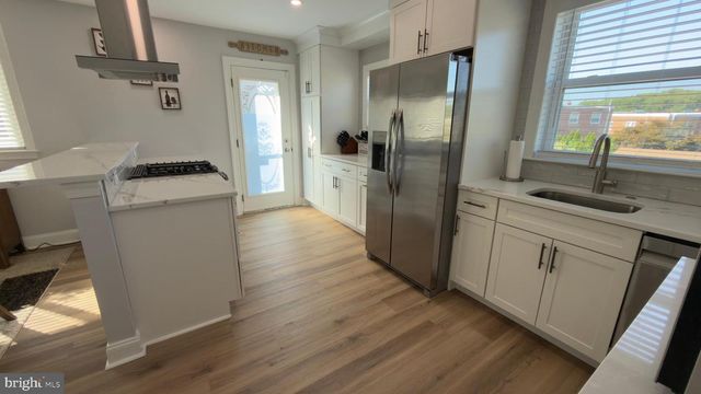 3019 VISTA ST, Philadelphia, PA 19152