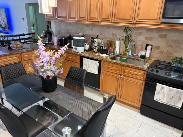 417 N F Street, Lake Worth Beach, FL 33460
