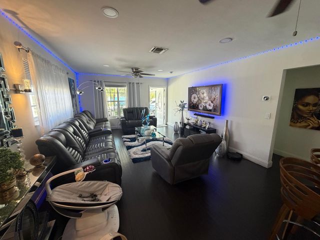 417 N F Street, Lake Worth Beach, FL 33460