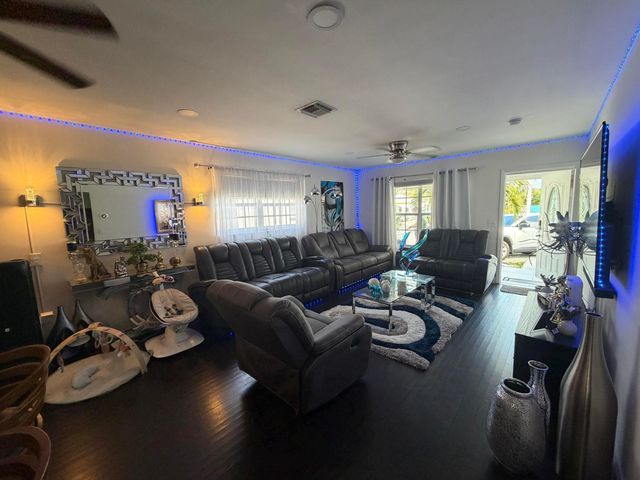 417 N F Street, Lake Worth Beach, FL 33460