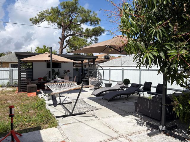417 N F Street, Lake Worth Beach, FL 33460