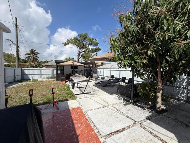 417 N F Street, Lake Worth Beach, FL 33460