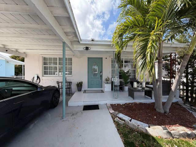 417 N F Street, Lake Worth Beach, FL 33460