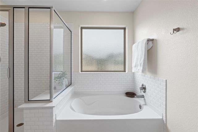 266 Diamond Point DR, Dripping Springs, TX 78620