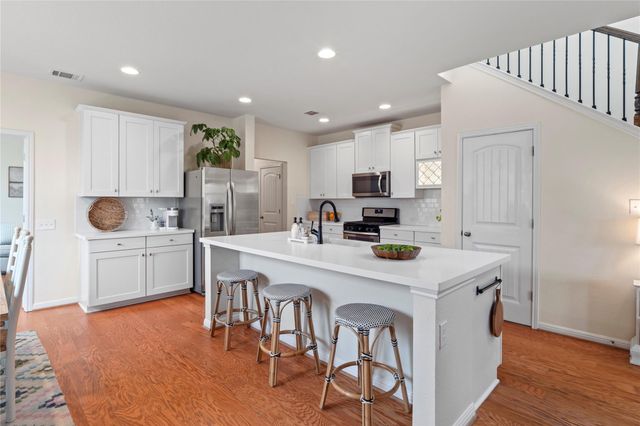 266 Diamond Point DR, Dripping Springs, TX 78620