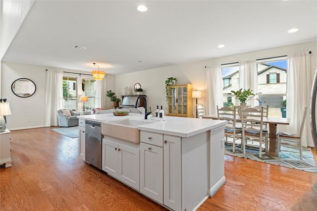 266 Diamond Point DR, Dripping Springs, TX 78620