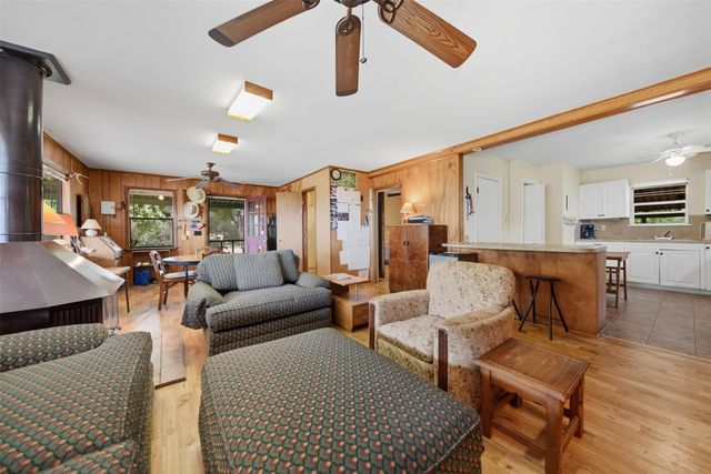 4367 Scranton Grove Road, Bellville, TX 77418