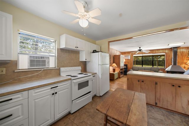 4367 Scranton Grove Road, Bellville, TX 77418