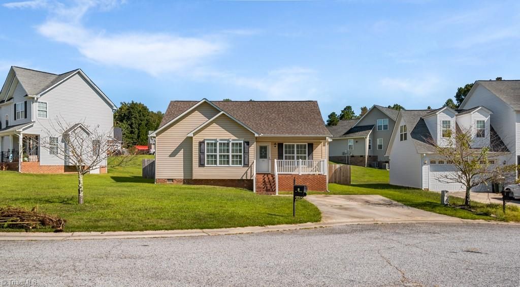 15 Marietta Court, Thomasville, NC 27360