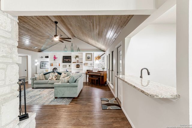 8718 Paisano Pass, San Antonio, TX 78255