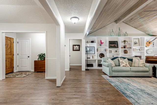 8718 Paisano Pass, San Antonio, TX 78255