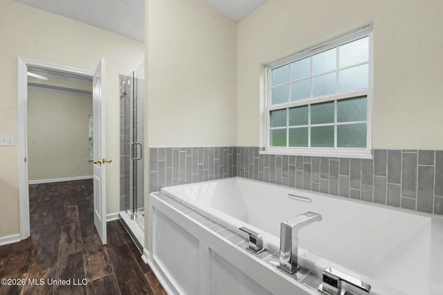 3103 Shadow Wood Drive, Ocean Springs, MS 39564