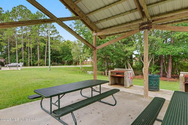 3103 Shadow Wood Drive, Ocean Springs, MS 39564