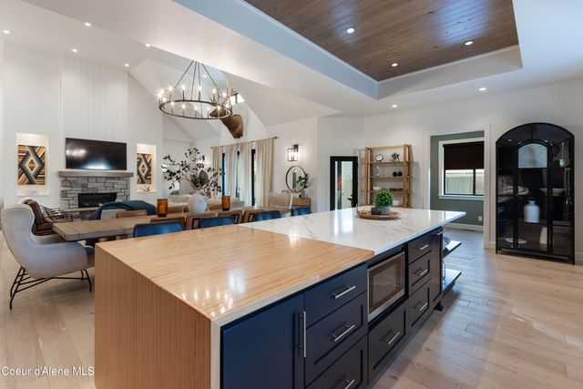 1276 E Hofmeister CT, Hayden Lake, ID 83835