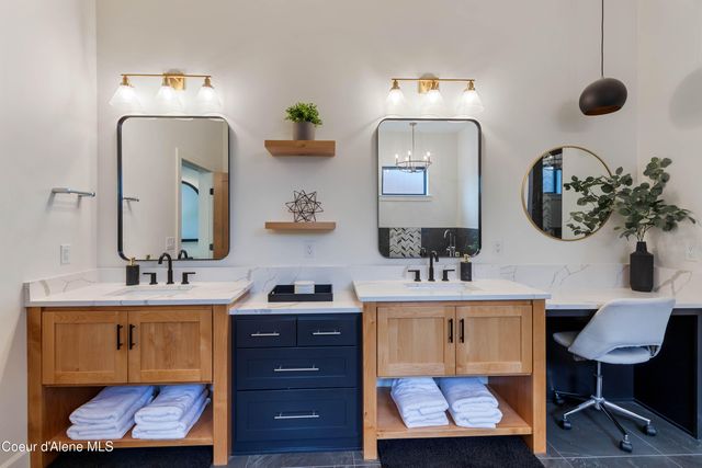 1276 E Hofmeister CT, Hayden Lake, ID 83835