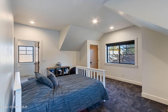 1276 E Hofmeister CT, Hayden Lake, ID 83835