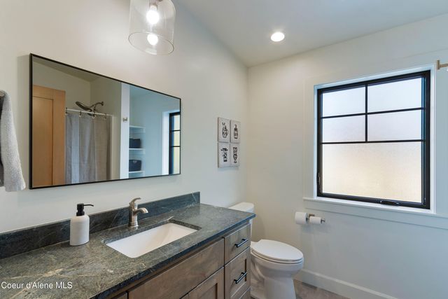 1276 E Hofmeister CT, Hayden Lake, ID 83835