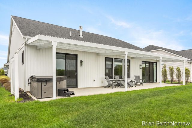 2930 Isle Water Drive, Belmont, MI 49306