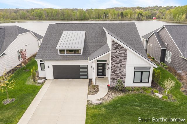 2930 Isle Water Drive, Belmont, MI 49306