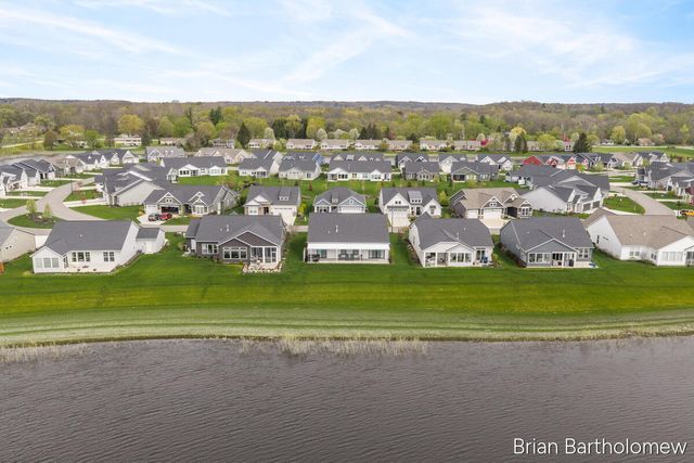 2930 Isle Water Drive, Belmont, MI 49306