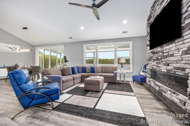 2930 Isle Water Drive, Belmont, MI 49306