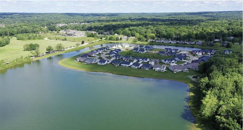 2930 Isle Water Drive, Belmont, MI 49306