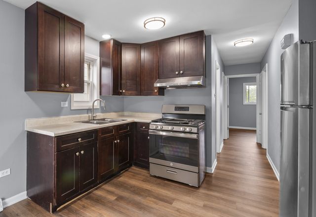 5330 S Wallace Street, Chicago, IL 60609