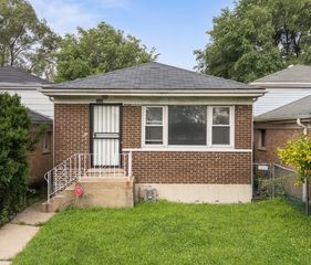 5330 S Wallace Street, Chicago, IL 60609