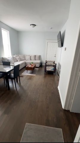 822 N Lawndale Avenue 1B, Chicago, IL 60651
