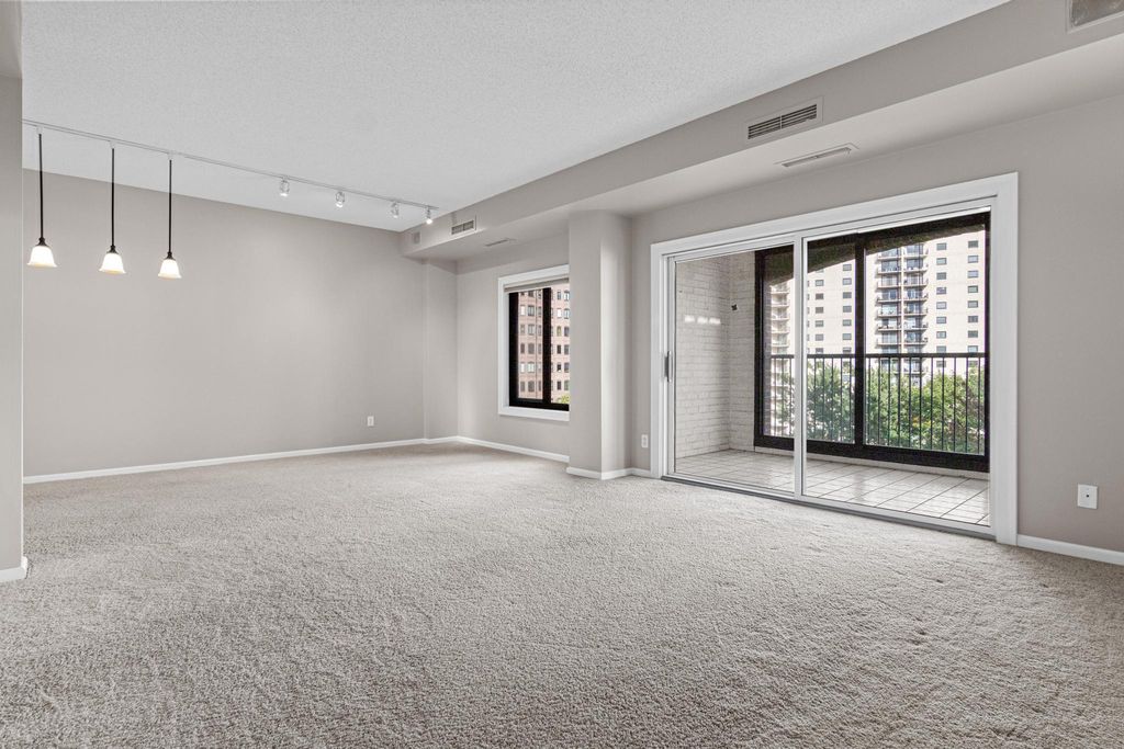 1235 Yale Place 808, Minneapolis, MN 55403 — photo 4