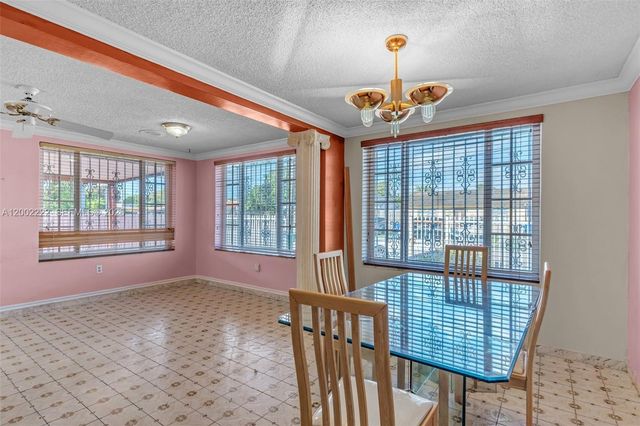 3194 SW 6th St, Miami, FL 33135