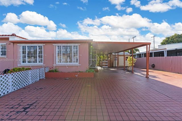 3194 SW 6th St, Miami, FL 33135