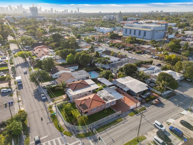 3194 SW 6th St, Miami, FL 33135