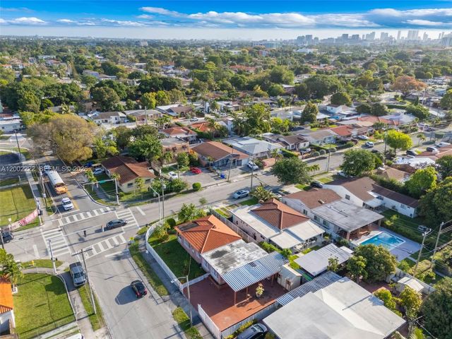 3194 SW 6th St, Miami, FL 33135