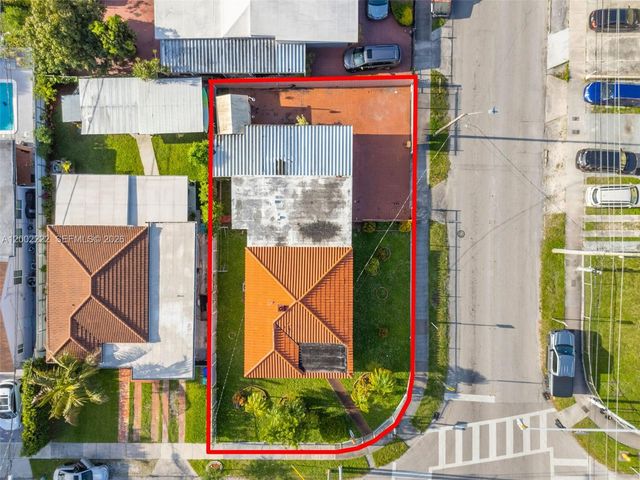 3194 SW 6th St, Miami, FL 33135