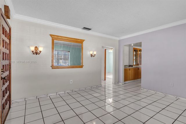 3194 SW 6th St, Miami, FL 33135