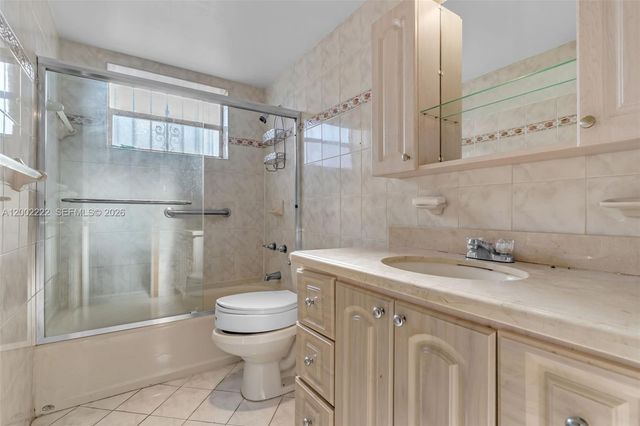 3194 SW 6th St, Miami, FL 33135