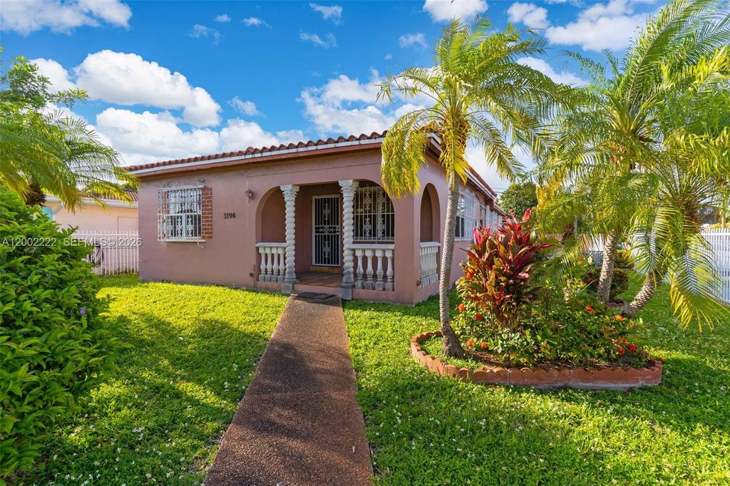 3194 SW 6th St, Miami, FL 33135