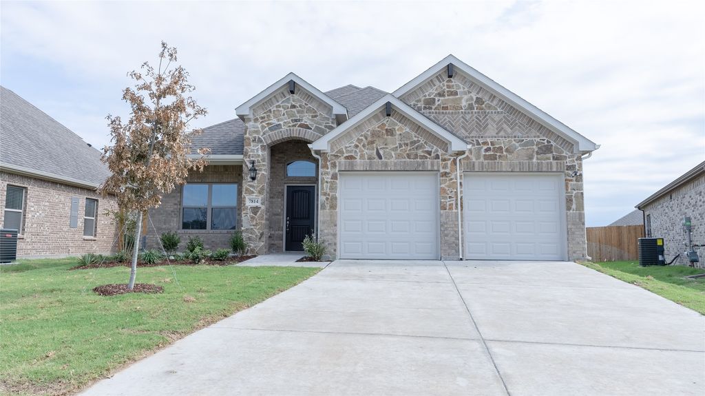7814 Willow Court, Greenville, TX 75402