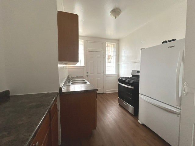 3717 W Cullom Avenue 1, Chicago, IL 60618