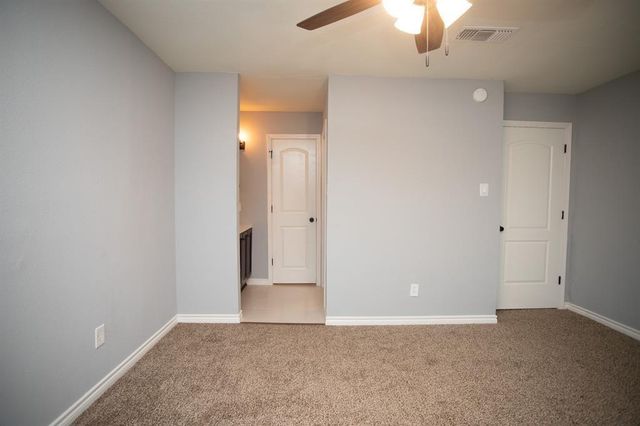 5821 Sunforest Dr, Houston, TX 77092