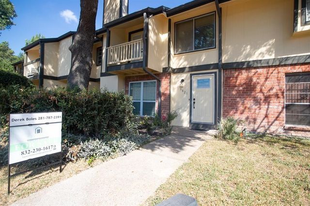 5821 Sunforest Dr, Houston, TX 77092