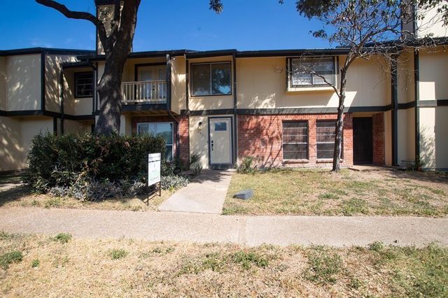 5821 Sunforest Dr, Houston, TX 77092