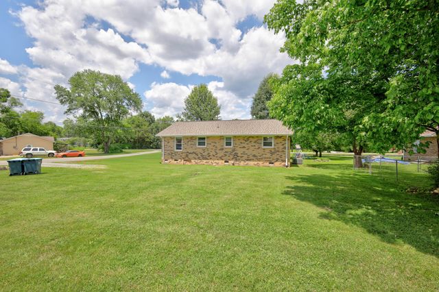 135 Irvin Rd, La Vergne, TN 37086