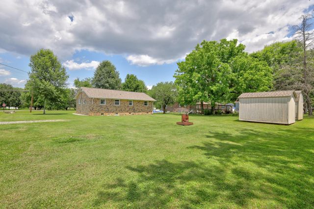 135 Irvin Rd, La Vergne, TN 37086