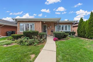 7230 N Keeler Avenue, Lincolnwood, IL 60712