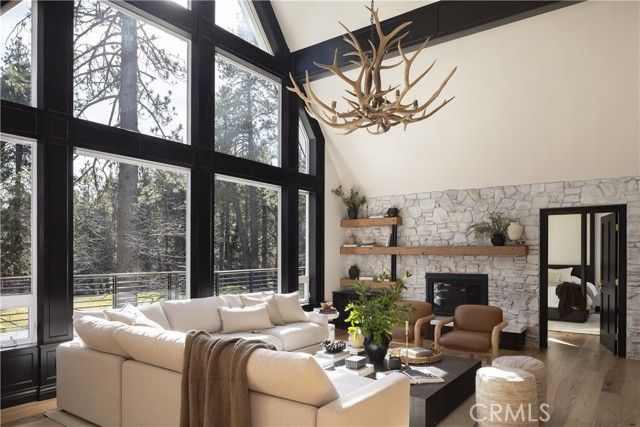 729 Brentwood, Lake Arrowhead, CA 92352