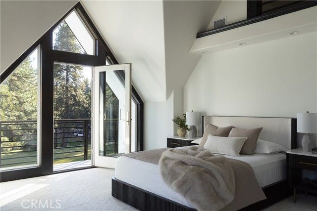 729 Brentwood, Lake Arrowhead, CA 92352