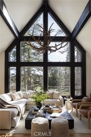 729 Brentwood, Lake Arrowhead, CA 92352